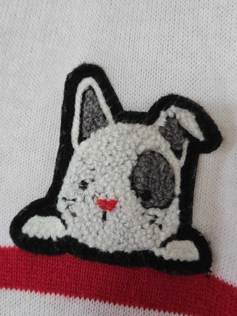 L♡VE Ellen Degeneres | Red & White V-Neck Sweater with Dog Patch, Size M - Picture 5 of 10